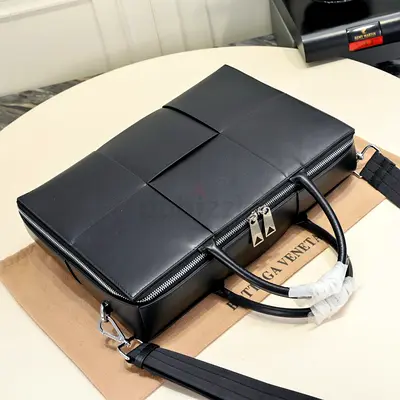 Bottega veneta briefcase 💼