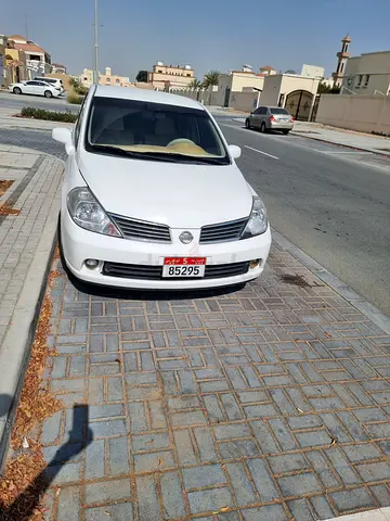 nissan tiida  2006