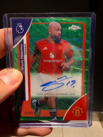Bryan Mbeumo Green Refractor Auto (12/99) – Topps Chrome PL