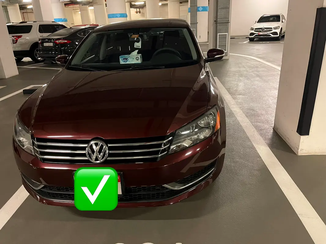 Volkswagen Passat 2015 — photo 1 of 5