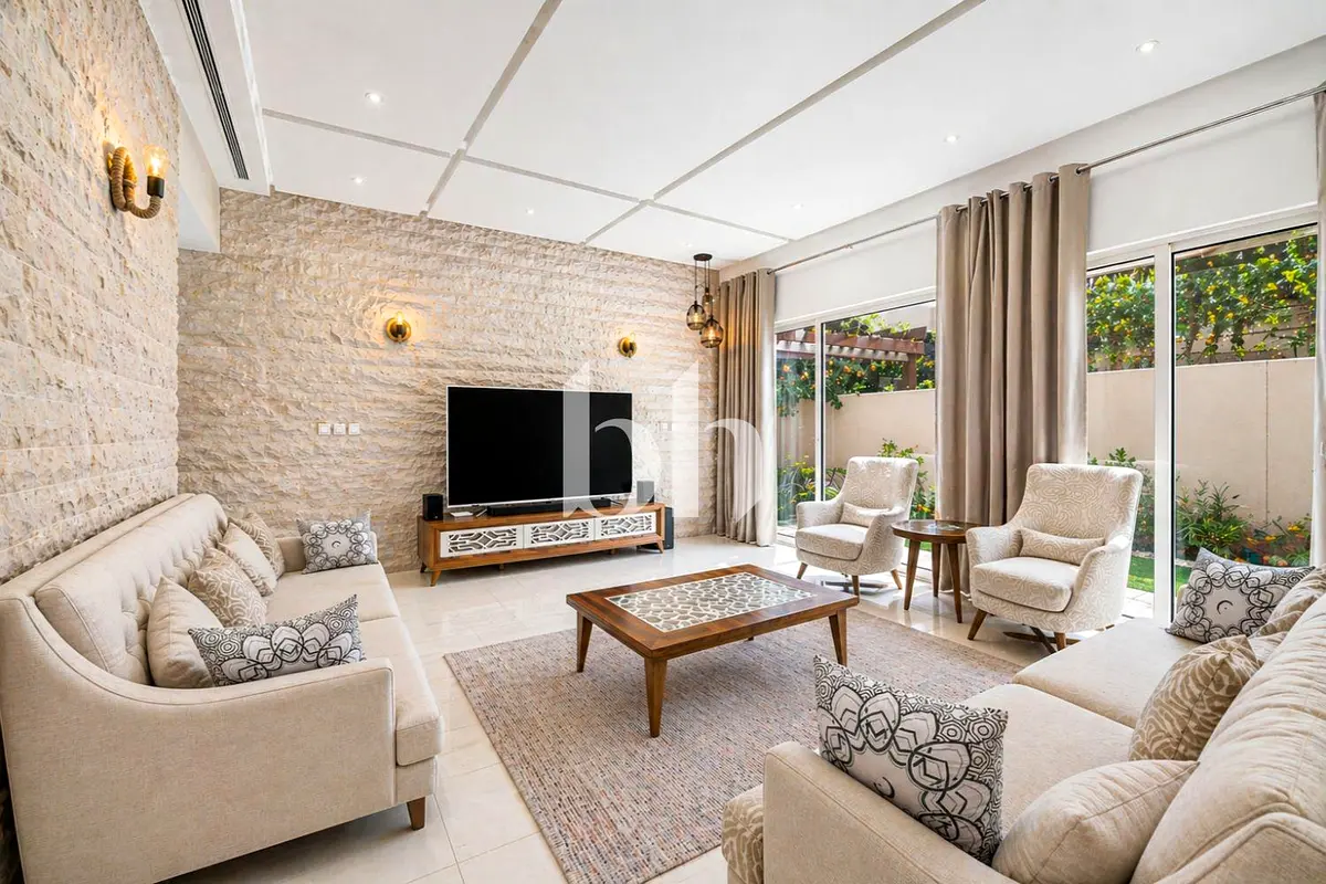 Luxury 5BR+1 Maid's Room |With Pool |Family Villa