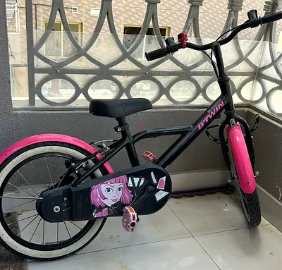 B’Twin 16-inch Spy Hero Girl 500 bicycle