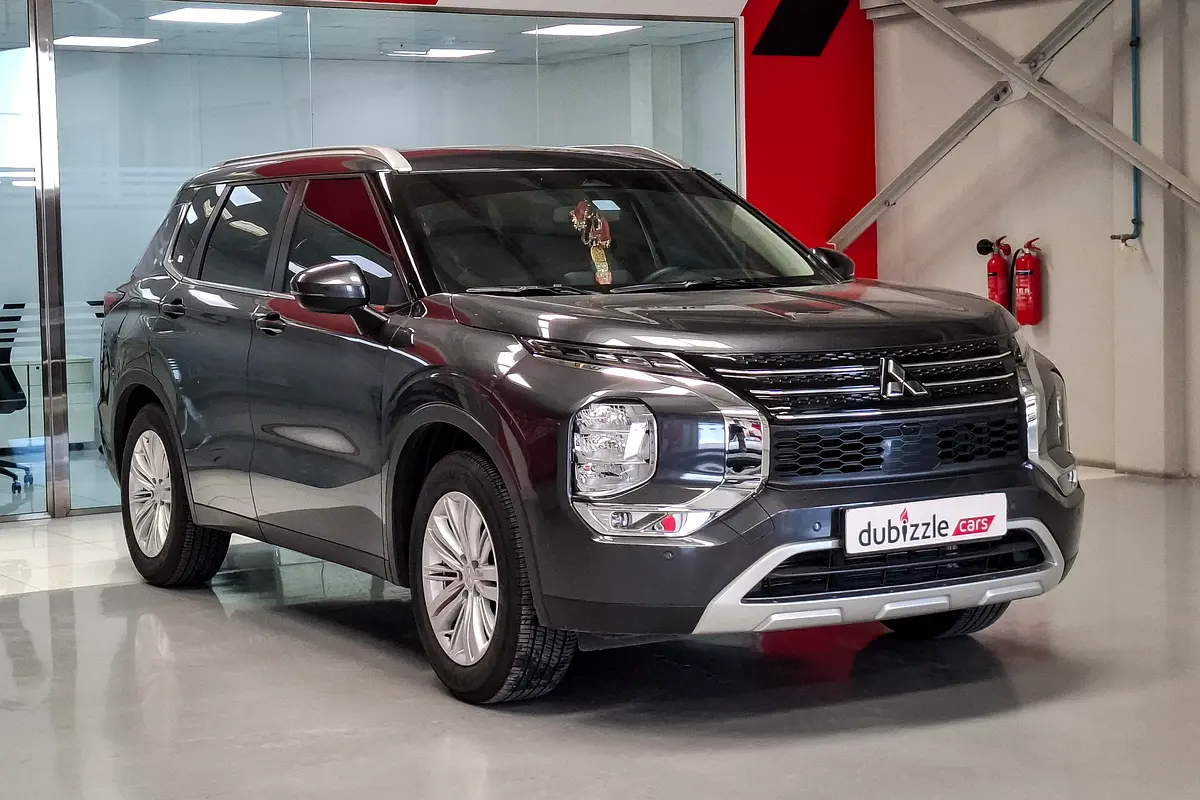 Mitsubishi Outlander 2025 — photo 1 of 14