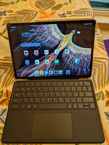 Honor Pad V9 With Keyboard Case full set Rare Used