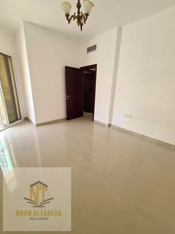 شقة للإيجار في النباعة   غرفة وصالة حمام بلكونتين تكييف مركزي غاز مركزي  السعر: 30,000 درهم سنوياً  الدفع: على 4 دفعات   موقع مميز وقريب من جميع الخدم