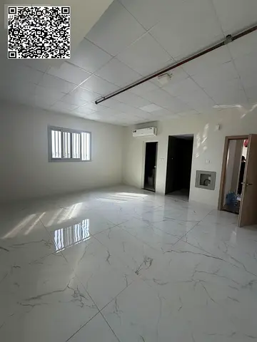 قريب من المدارس وسهل الطلوع للشارقة ودبي وام القويين