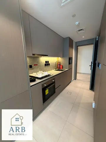 Studio Spacious | big layout | Balcony | Bright Unit