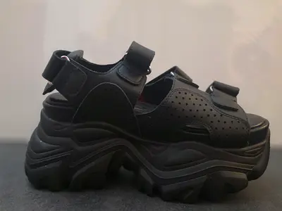 STEVE MADDEN VAMOOSE PLATFORM SANDALS