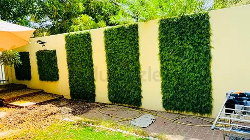 Artificial Vertical Garden Panels - Set of 5 (Good Condition) 1x2M