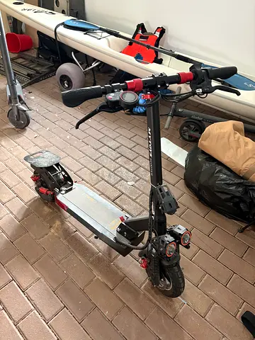 Electric scooter, working condition but no charger