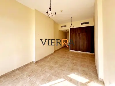 مطبخ مغلق واسع / بحالة ممتازة / جاهز للسكن