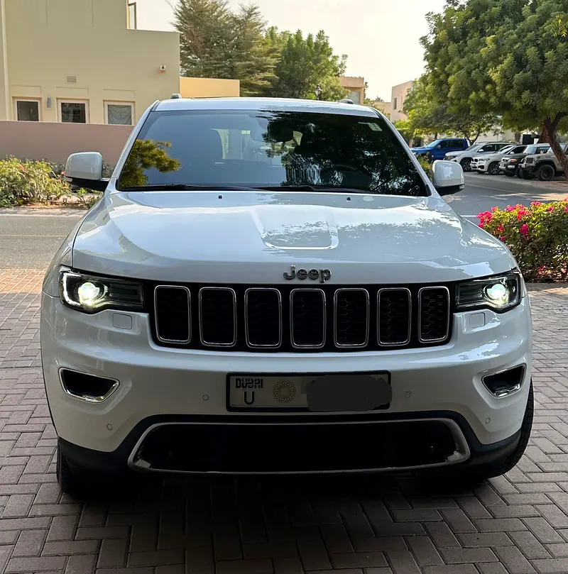 Jeep Grand Cherokee 2020 — photo 1 of 6
