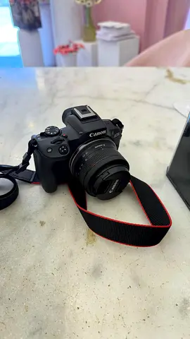كاميرا كانون EOS R50 BK + RFS18-45 S EU26