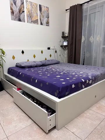 King Size Bed with 4 Storage Drawers + Mattress | Excellent Condition