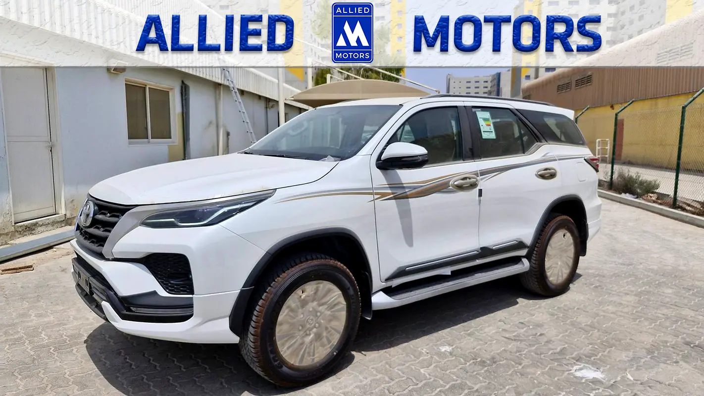 Toyota Fortuner 2025 — photo 1 of 19