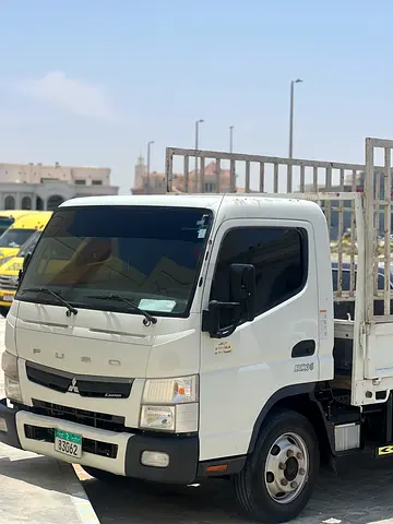 سياره ميتسوبيشي كانتر ٢٠٢٤  ممشي ٥٠٠٠٠ من المالك مباشره