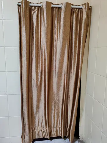 4 pieces curtain almost new