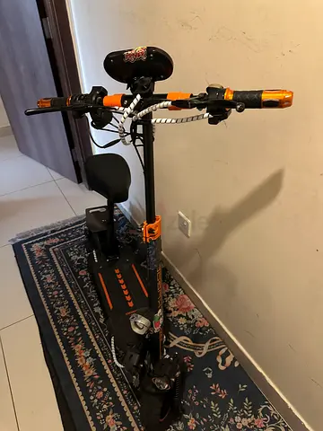 Electric scooter with seat — used, good condition