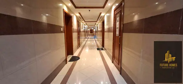 Lavish 2bhk with balcony and chiller free on prime location