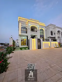 Villa for sale with a roof terrace and custom finishing, 6 master bedrooms, fees included.