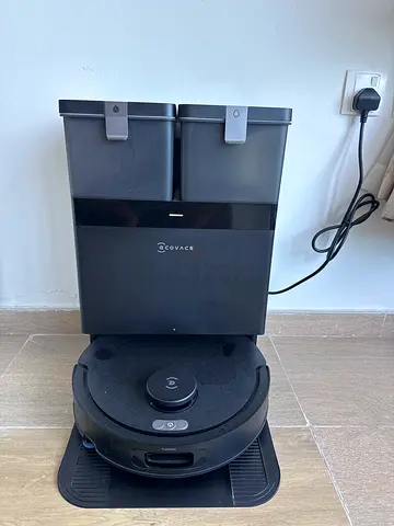 Ecovacs t30C Robot Vacuum with Auto-Empty Dock (great Condition), rarely used under warranty