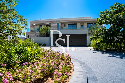 Exclusive Location | Open View | Private Beach!