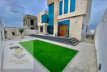 فرصة استثنائية لامتلاك فيلا فاخرة في منطقة الياسمين،تصميم داخلي مميز يوازن بين الفخامة والراحة .