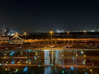 Azizi Fawad Residence 1 غرفة نوم مع إطلالة مائية