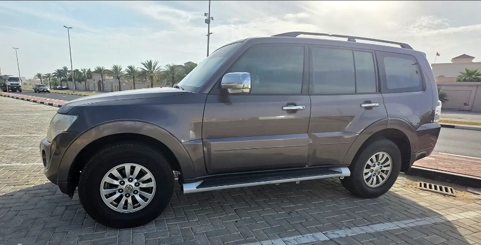 Mitsubishi Pajero 2014 — photo 1 of 4