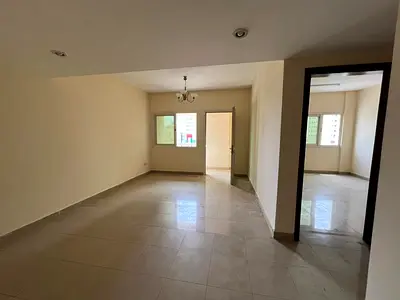 Balcony with an open view, spacious area, family-only building, prime location, close to Mega Mall