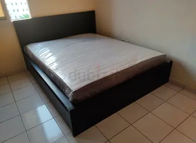 IKEA malam king‑size bed (180 × 200 cm) with 2 storage drawers underneath and an IKEA mattress ✨