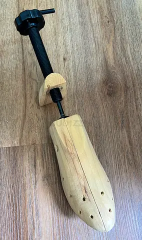 Adjustable Wooden Shoe Stretcher (Single) - Used