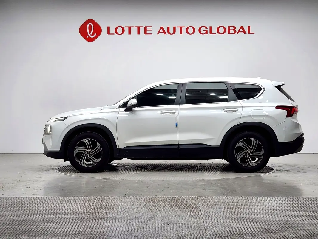 Hyundai Santa Fe 2021 — photo 1 of 20