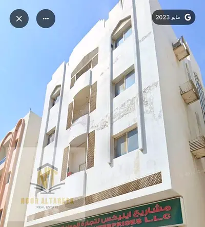 بناية للبيع في الشارقة – بوطينة / حي الشرق  فرصة استثمارية لامتلاك بناية قائمة في موقع حيوي، مناسبة لتحقيق دخل سنوي مستقر.  تفاصيل البناية: المساحة: 2