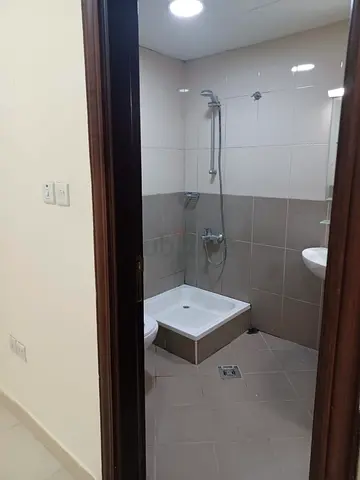 Bachelor bed space available in shabiya10