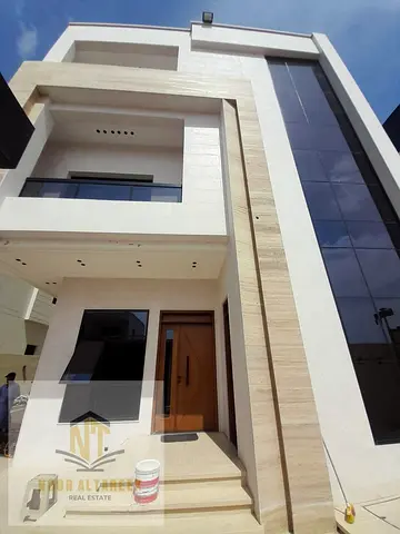 فرصة مميزة لامتلاك فيلا فاخرة في منطقة الياسمين (الميدان) في عجمان، بتصميم عصري ومساحات واسعة تناسب العائلات الكبيرة وتوفر أعلى درجات الراحة والخصوصية