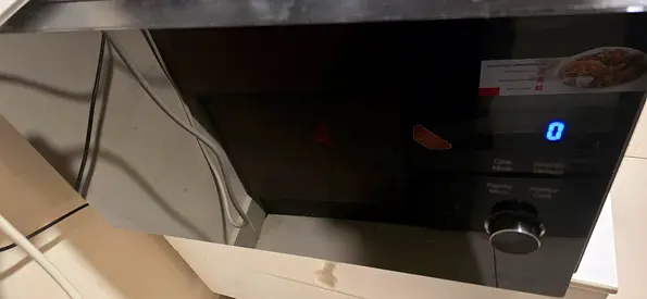 Used countertop microwave oven - working condition