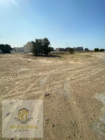Freehold land for all nationalities, housing installments for industrial workers and warehouses without commission, including registration fees