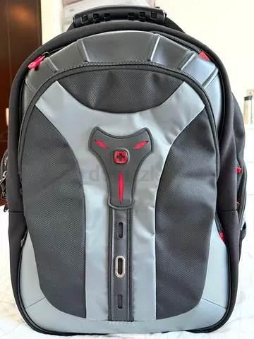 Swiss Wenger - 25L Triple Protect 17 Laptop Backpack with Tablet Pocket- Very Good Condition