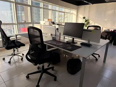 Modern white office desks with ergonomic chairs – set of 4 (2 tables available)