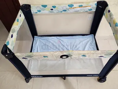 Baby foldable crib