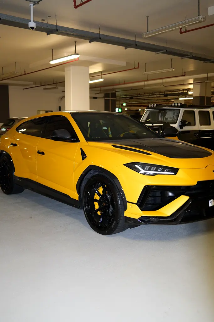 Lamborghini Urus 2024 — photo 1 of 15
