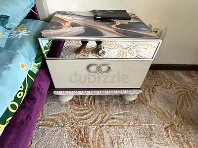 Mirrored Dresser with Marble-Pattern Top and Large Mirror qing size bed plus qing size new metars