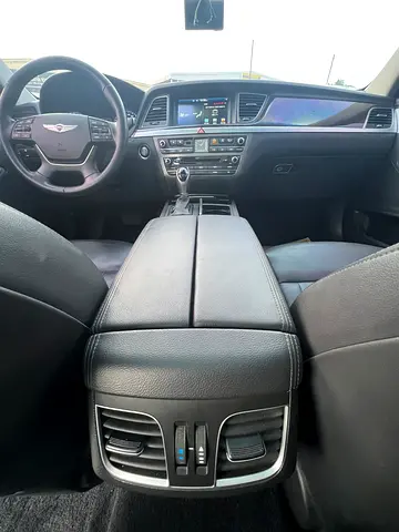 2015 Hyundai GENESIS — фото 9