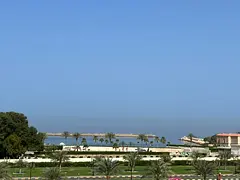 First tenant, balcony with direct sea view, sand parking available, panoramic open view