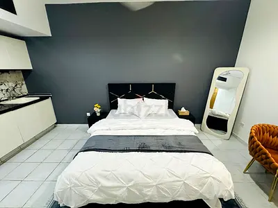 BEST FULL FURNISED STUDIO ROOM FOR FAMILY  COUPLE NEAR BU BURJUMAN METRO EXIT 4 FROM 7-8 AWAY