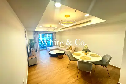 Upgraded | Vacant| High Floor Large Layout