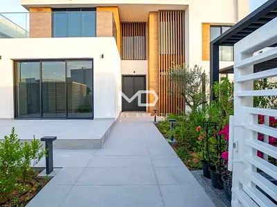 Vacant| Premium 4BR| Single Row| Luxury Living