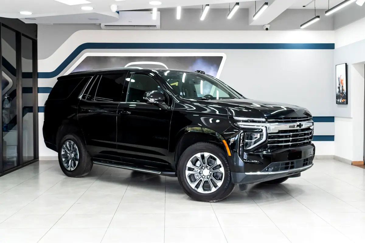 Chevrolet Tahoe 2025 — photo 1 of 18