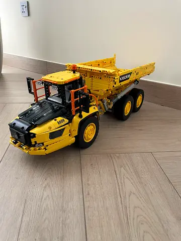Lego Volvo a60h - Great condition and clean without any missing parts!